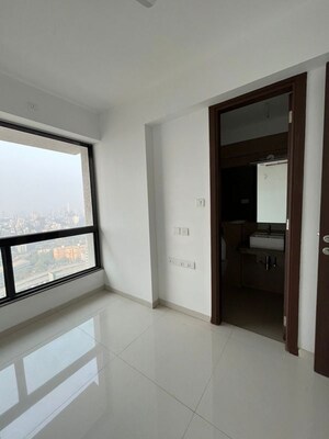 Room in 2 BHK Apartment at Sunteck Avenue 2, Goregaon West – for Rent