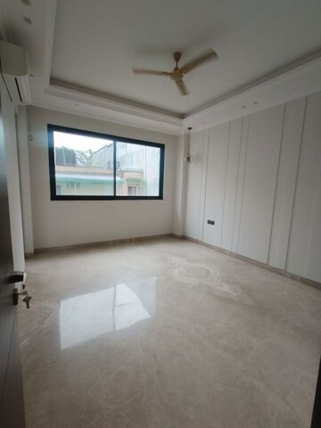 Room in 3 BHK Builder Floor at Greater Kailash I – for Sale