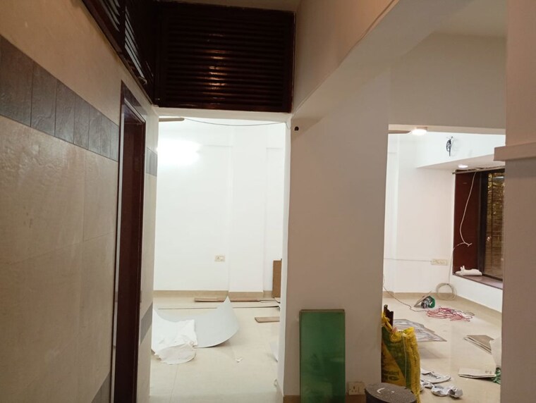 Room, juhu 3 Bedroom 900 Sq.Ft. Apartment In Juhu Mumbai 10024023