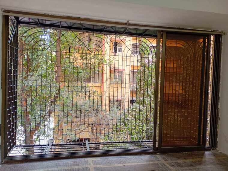 Room, juhu 3 Bedroom 900 Sq.Ft. Apartment In Juhu Mumbai 10024023