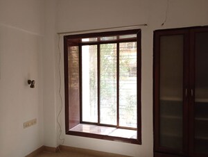 Room in 3 BHK Apartment at Juhu – for Rent