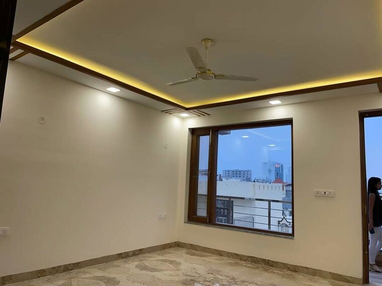 Room, parklands 4 Bedroom 350 Sq.Yd. Builder Floor In Sector 85 Faridabad 10024049