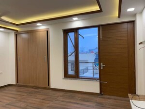 Room in 4 BHK Builder Floor at Parklands, Sector 85 – for Sale