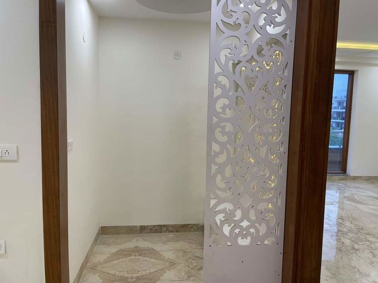Bathroom, parklands 4 Bedroom 350 Sq.Yd. Builder Floor In Sector 85 Faridabad 10024049