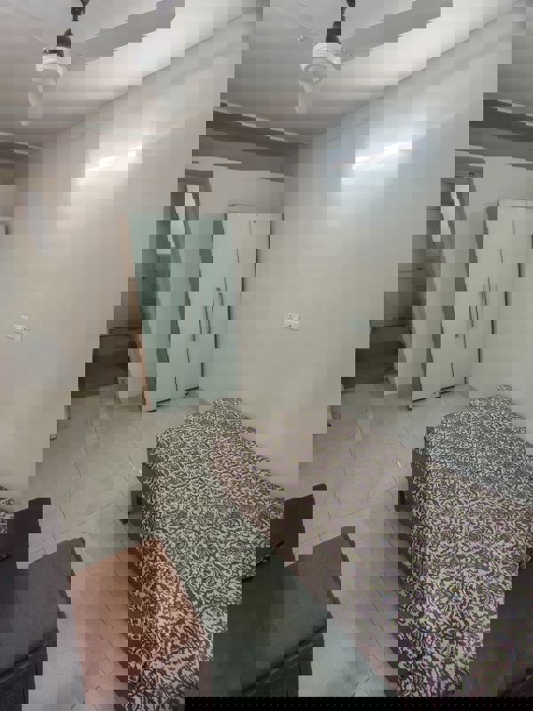 3 BHK 220 Sq.Mt. Apartment in Rajnigandha Shopping Complex