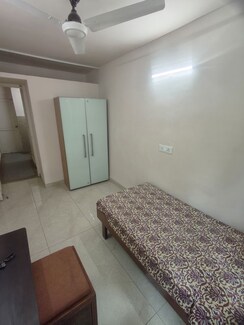3 BHK Apartment For Rent in Rajnigandha Shopping Complex