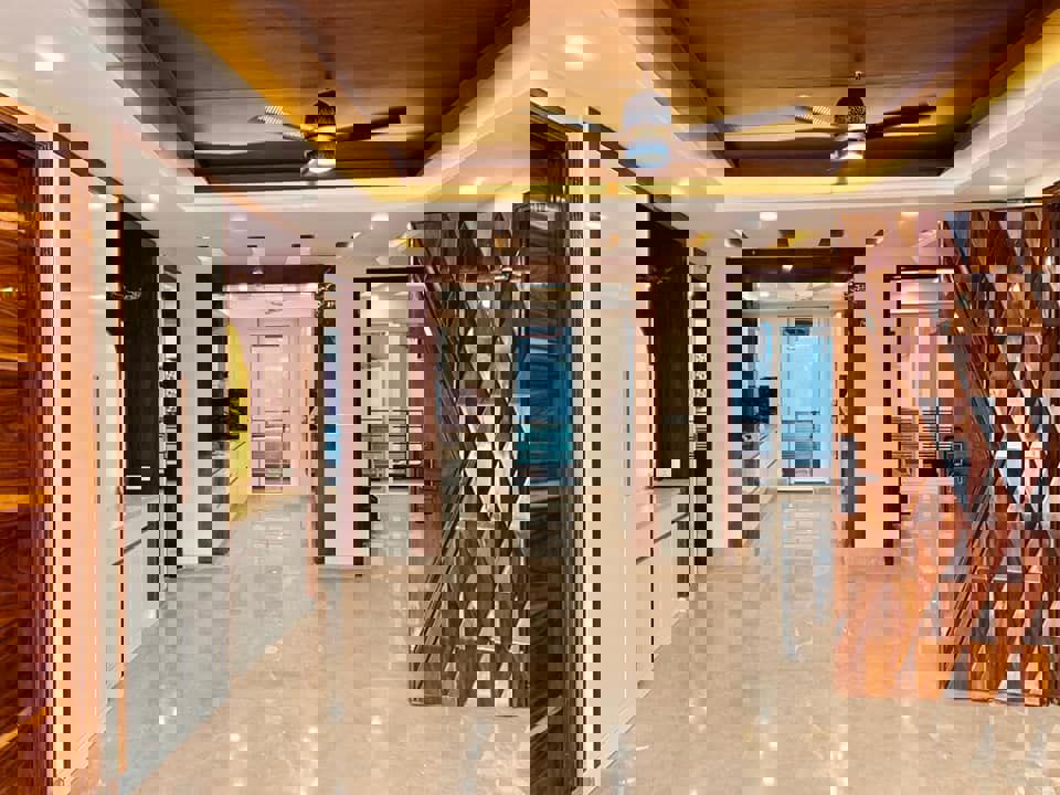 4 BHK + Pooja Room,Servant Room 350 Sq.Yd. Builder Floor in BP Homes