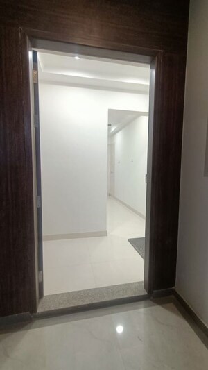 Room in 4 BHK Apartment at Kumar Princetown, Undri – for Sale