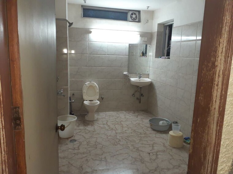 Bathroom, alaknanda 2 Bedroom 125 Sq.Yd. Builder Floor In Alaknanda Delhi 10024349