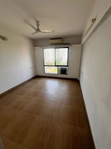 Room in 2.5 BHK Apartment at Mittal Brothers Whistling Palms, Wakad – for Rent