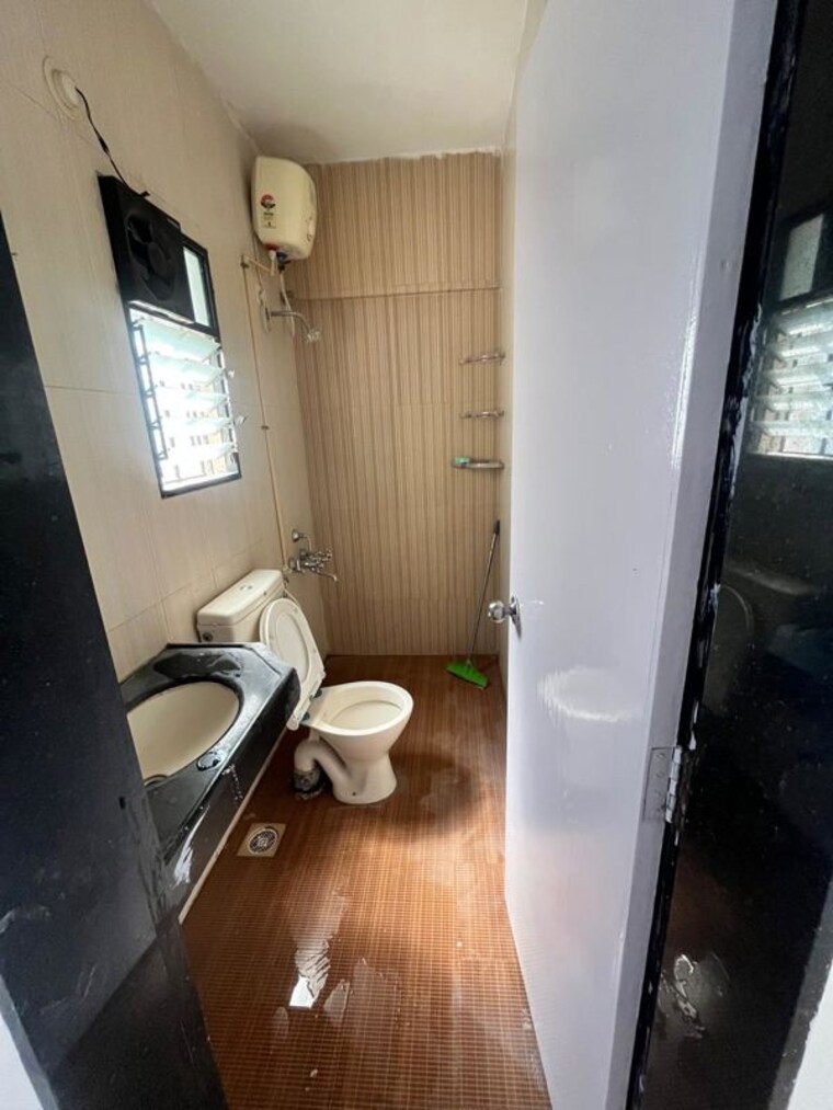 Master Bedroom, mittal-brothers-whistling-palms 2.5 Bedroom 1200 Sq.Ft. Apartment In Wakad Pune 10024356