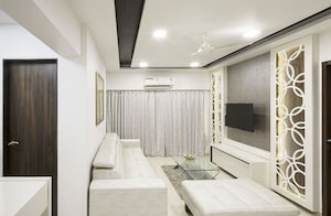 Living Room in 3 BHK Apartment at Santacruz West – for Rent