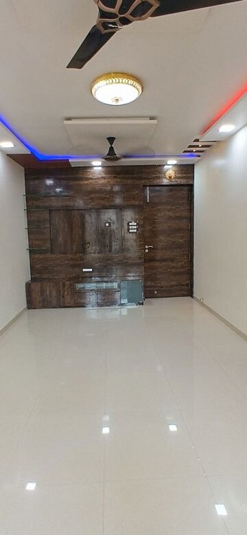 Furnished Amenities in 2 BHK Apartment at Lokhandwala Octacrest, Kandivali East – for Rent