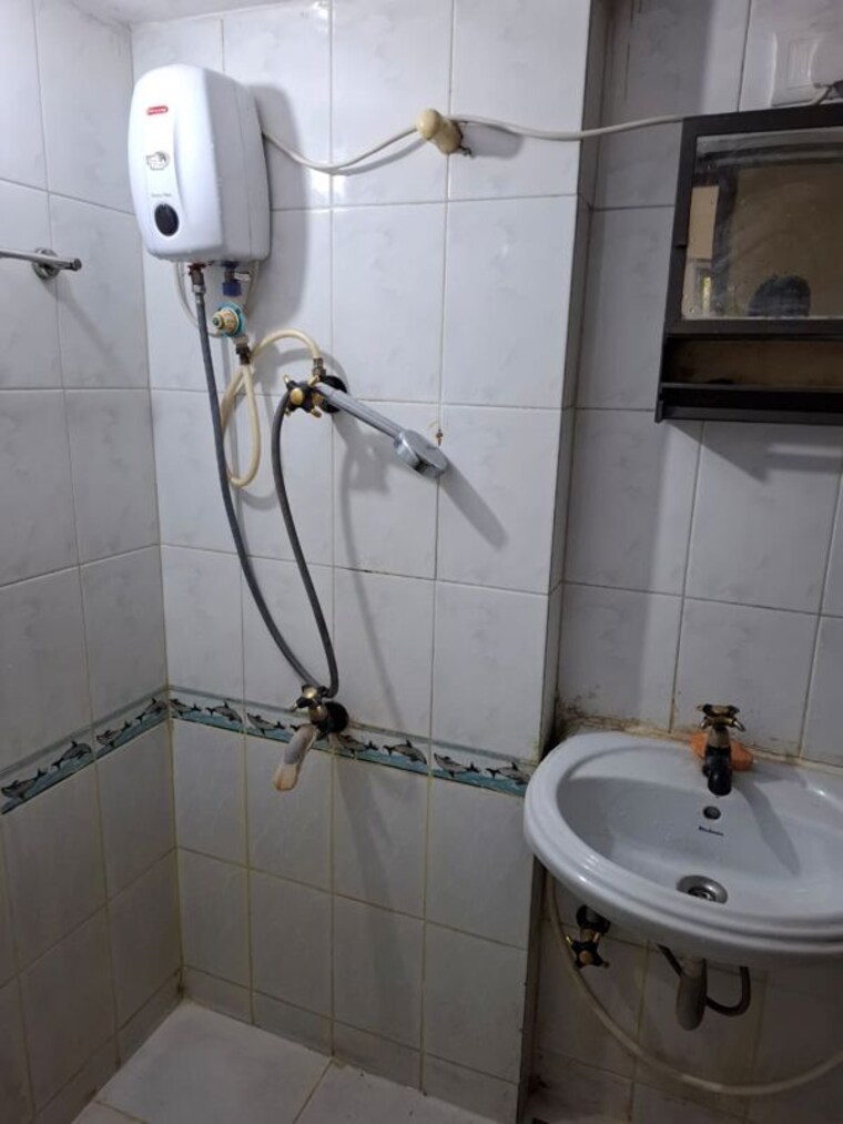 Bathroom, runwal-heights 2 Bedroom 650 Sq.Ft. Apartment In Mulund West Mumbai 10024360