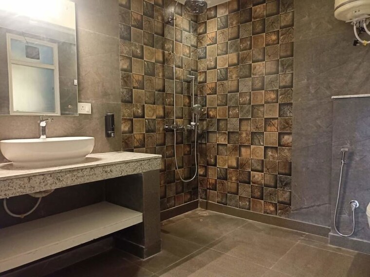 Bathroom, parklands 4 Bedroom 350 Sq.Yd. Builder Floor In Sector 85 Faridabad 10024333