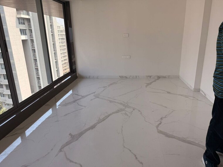 Room, khar west 2 Bedroom 700 Sq.Ft. Apartment In Khar West Mumbai 10024162