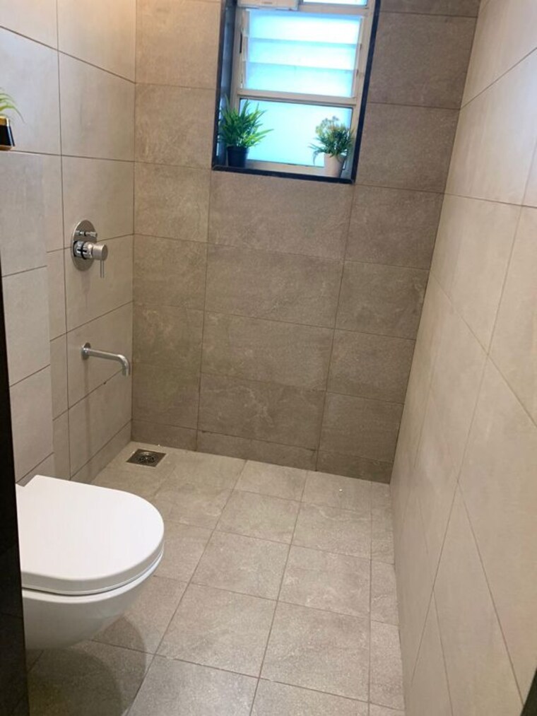 Bathroom, basil-mondale 3 Bedroom 1373 Sq.Ft. Apartment In Mundhwa Pune 10024082