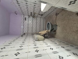 Bathroom in 2.5 BHK Builder Floor at Mayur Vihar – for Rent