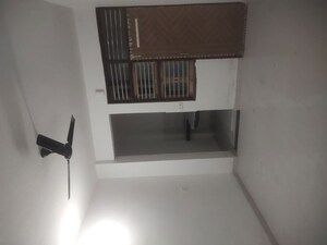 1 BHK Independent House For Rent in Sector 13