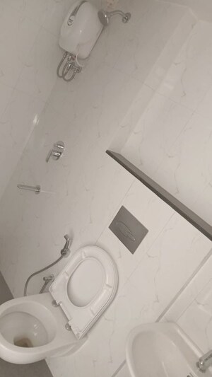 Furnished Amenities in 2 BHK Apartment at Lodha Amara, Kolshet Road – for Rent