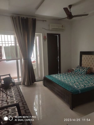 Bedroom in 3 BHK Apartment at Shiva Motia Huys, Pir Machalla – for Sale