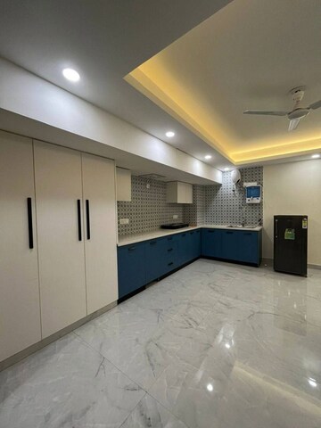 Room in 1 BHK Apartment at Saket – for Rent