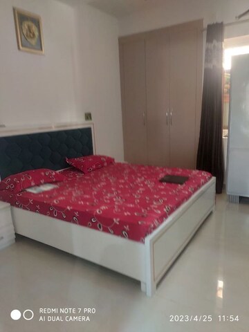 Bedroom in 3 BHK Apartment at Shiva Motia Huys, Pir Machalla – for Rent