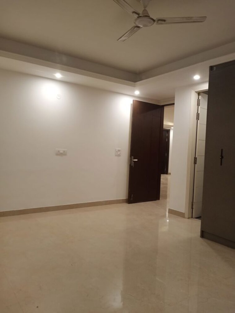 Room, sector 85 4 Bedroom 3150 Sq.Ft. Builder Floor In Sector 85 Faridabad 10024593