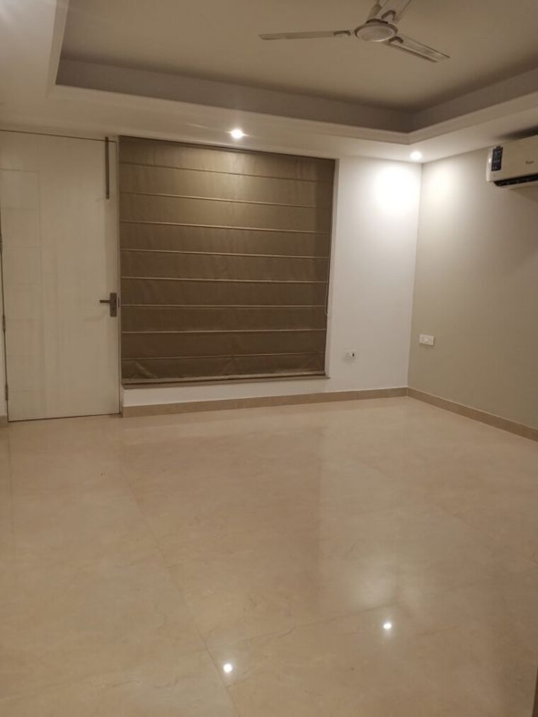 Room, sector 85 4 Bedroom 3150 Sq.Ft. Builder Floor In Sector 85 Faridabad 10024593