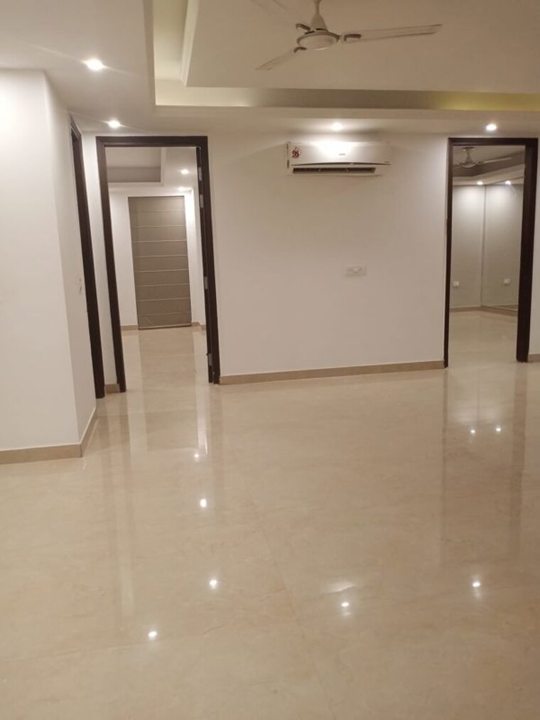 Room, sector 85 4 Bedroom 3150 Sq.Ft. Builder Floor In Sector 85 Faridabad 10024593