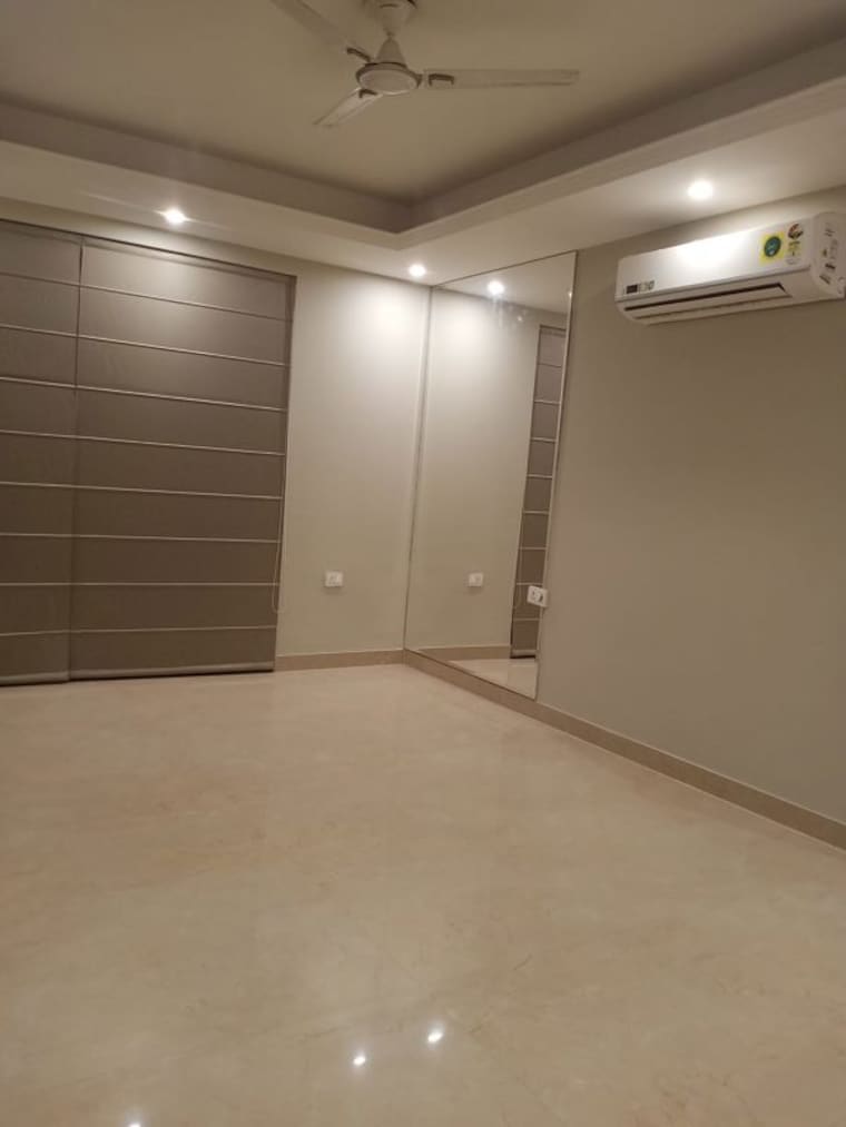 Room, sector 85 4 Bedroom 3150 Sq.Ft. Builder Floor In Sector 85 Faridabad 10024593