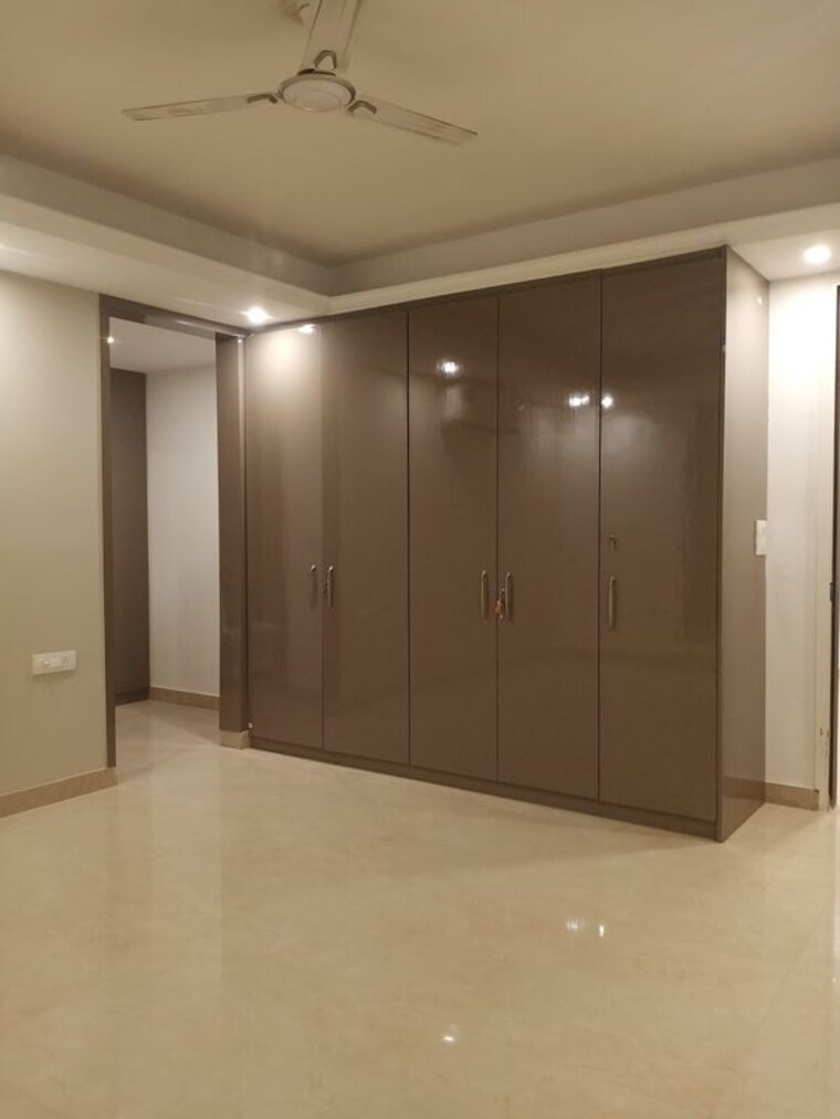 Room, sector 85 4 Bedroom 3150 Sq.Ft. Builder Floor In Sector 85 Faridabad 10024593