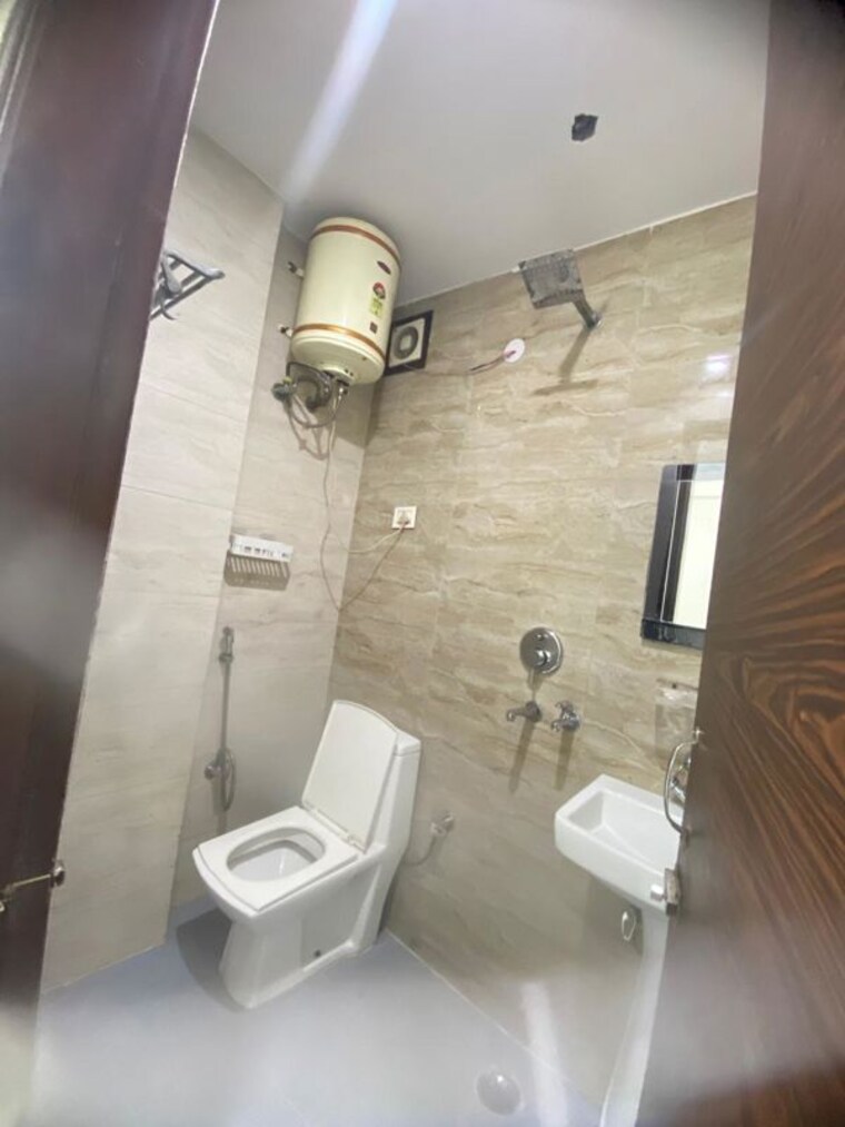 Bathroom, dwarka 2 Bedroom 1250 Sq.Ft. Apartment In Dwarka Delhi 10024763