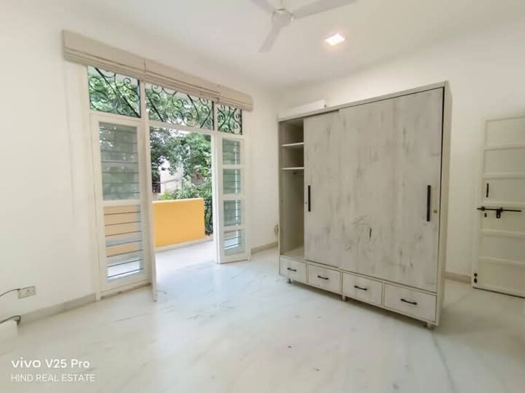 Room, saket 2 Bedroom 1100 Sq.Ft. Apartment In Saket Delhi 10024772