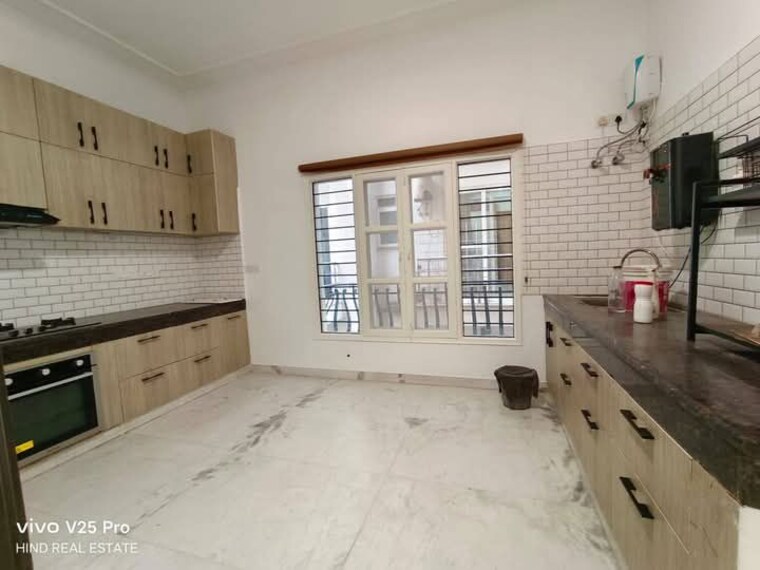 Room, saket 2 Bedroom 1100 Sq.Ft. Apartment In Saket Delhi 10024772