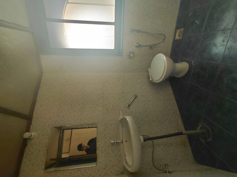 Bathroom, kalpataru-yugdharma 2 Bedroom 1276 Sq.Ft. Apartment In Malad West Mumbai 10024775