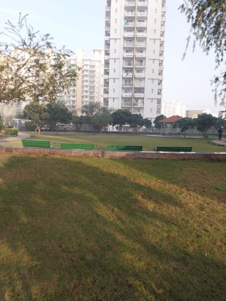 Garden, emaar-imperial-gardens 3.5 Bedroom 1228 Sq.Ft. Apartment In Sector 102 Gurgaon 10022344