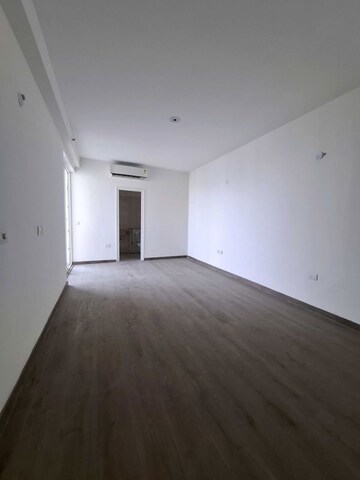 Room in 3.5 BHK Apartment at Emaar Imperial Gardens, Sector 102 – for Sale