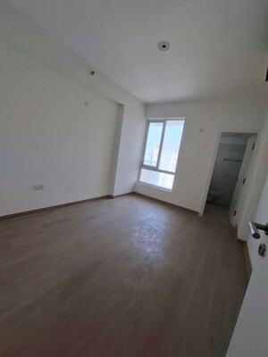 Room in 3.5 BHK Apartment at Emaar Imperial Gardens, Sector 102 – for Sale