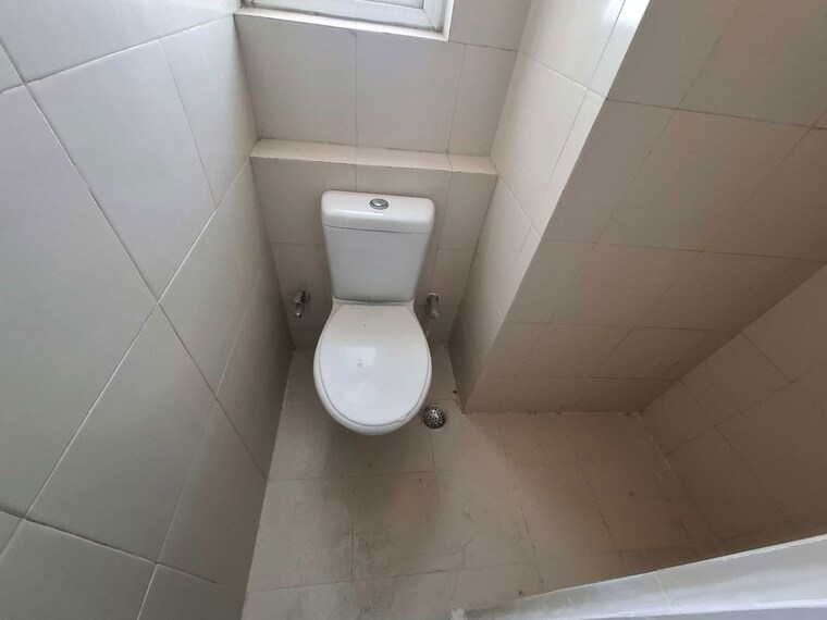 Bathroom, emaar-imperial-gardens 3.5 Bedroom 1228 Sq.Ft. Apartment In Sector 102 Gurgaon 10022344