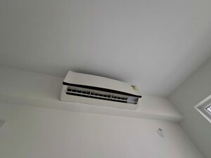 Furnished Amenities in 3.5 BHK Apartment at Emaar Imperial Gardens, Sector 102 – for Sale