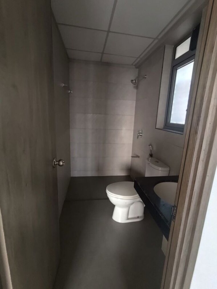 Bathroom, kalpataru-paramount 2 Bedroom 711 Sq.Ft. Apartment In Kapur Bawdi Thane 10024798
