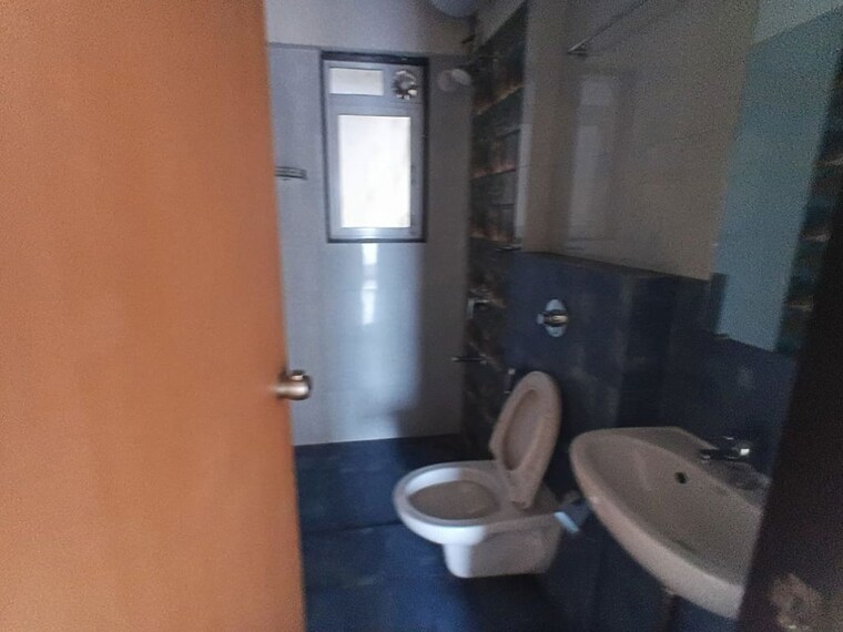Bathroom, bajaj-emerald 3 Bedroom 950 Sq.Ft. Apartment In Andheri East Mumbai 10022263