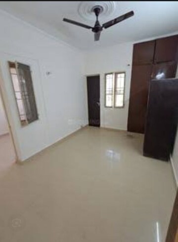 Room in 2 BHK Apartment at RWA Apartments Sector 19, Sector 19 – for Rent