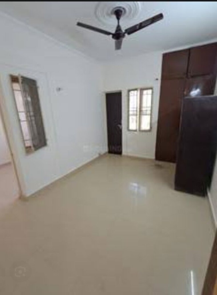Room, rwa-apartments-sector-19 2 Bedroom 150 Sq.Mt. Apartment In Sector 19 Noida 10024834
