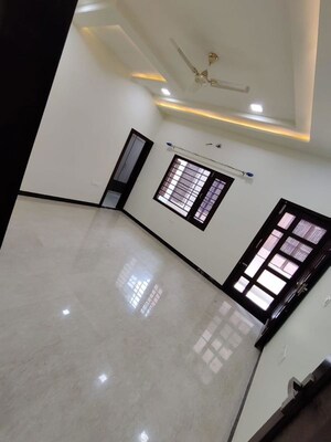 Furnished Amenities in 5 BHK Villa at Vaishali Nagar – for Rent