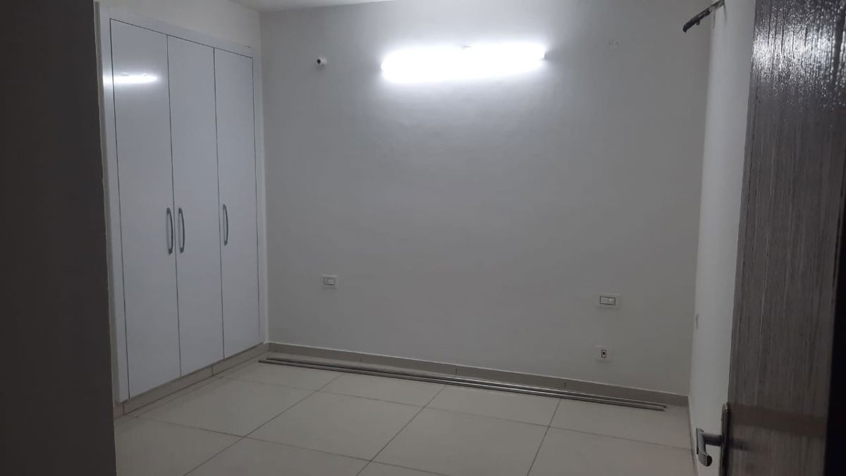 3 BHK + Pooja Room Apartment For Rent in Motiaz Royal Citi