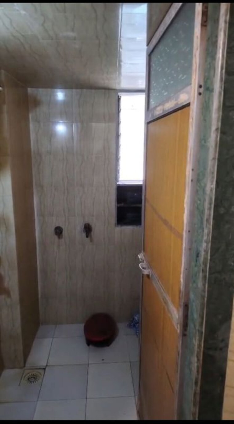 Bathroom, nirlon-family-chs 1 Bedroom 600 Sq.Ft. Apartment In Malad West Mumbai 10024938