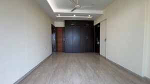 Room in 3 BHK Apartment at Juhu – for Rent