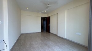 Room in 3 BHK Apartment at Juhu – for Rent